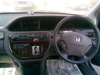 2000 Honda Avancier Photos