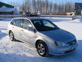 2000 Honda Avancier Images