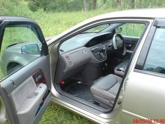 2000 Honda Avancier Photos