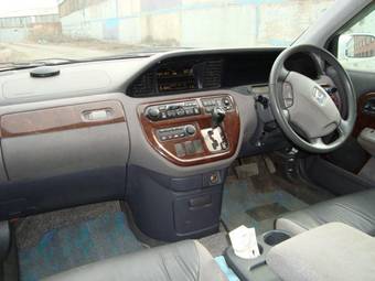 2000 Honda Avancier Photos