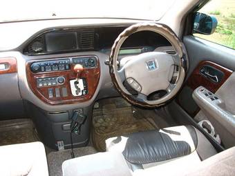 2000 Honda Avancier Photos