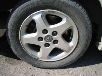 2000 Honda Avancier Photos