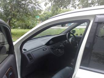 2000 Honda Avancier Photos