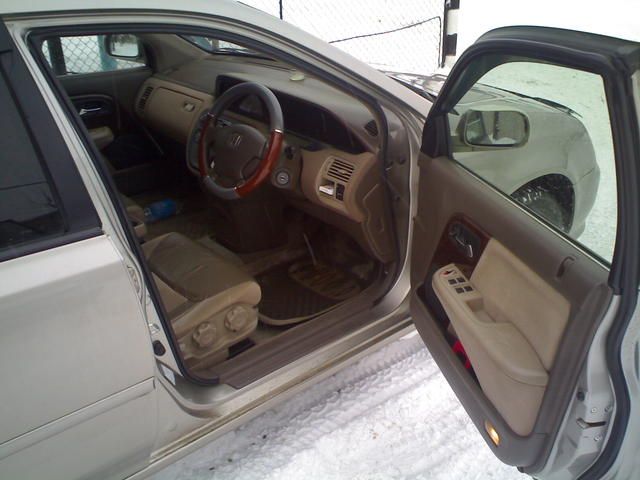 2001 Honda Avancier