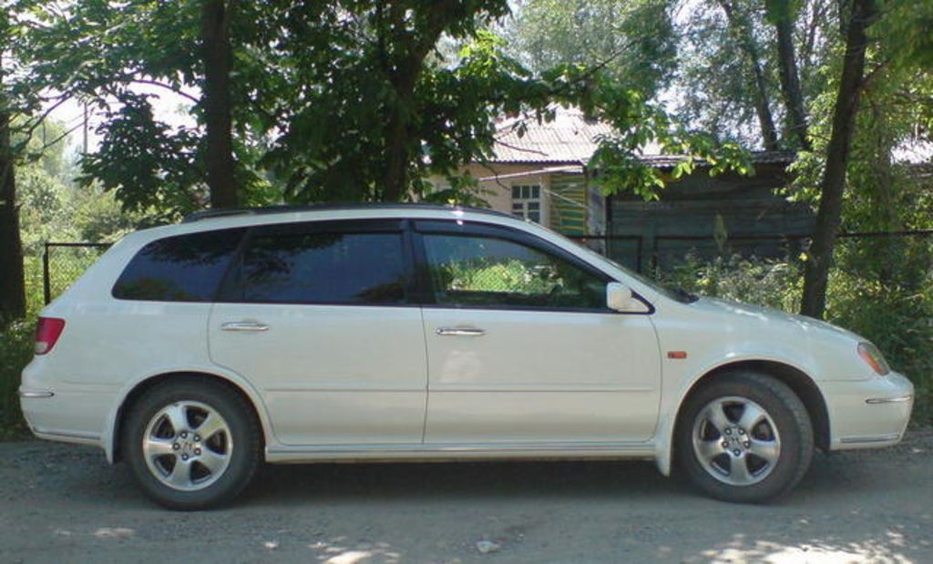 2001 Honda Avancier