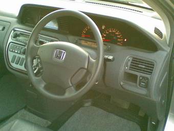 2001 Honda Avancier Photos