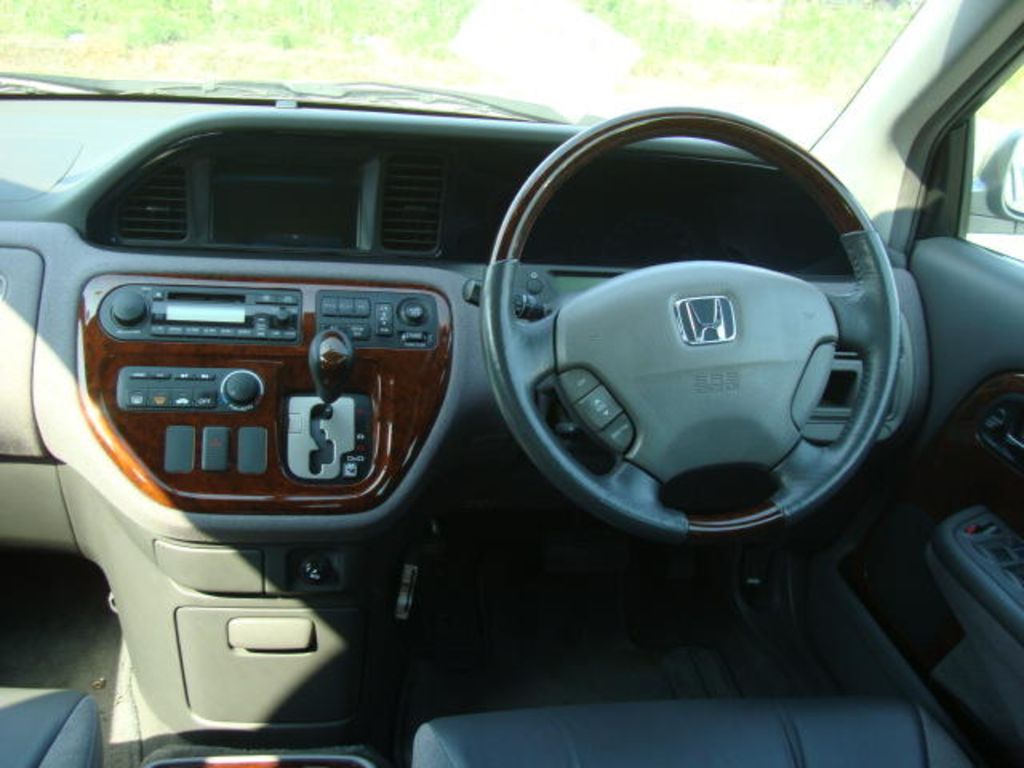 2002 Honda Avancier