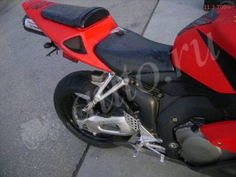 2005 Honda CBR1000F Pictures