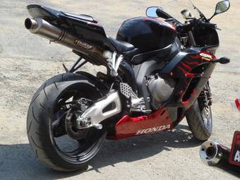 2005 Honda CBR400RR Photos