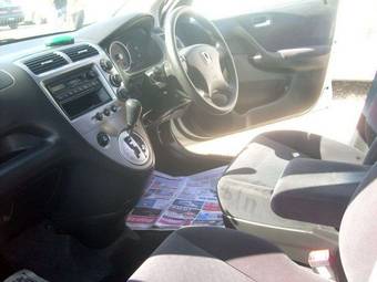 2005 Honda Civic Wagon Photos