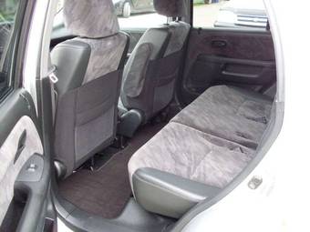 2004 Honda CR-V Pictures
