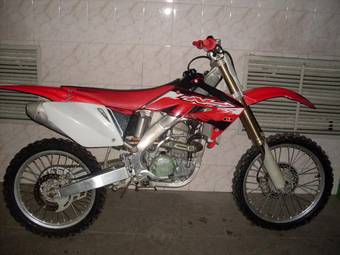 2005 Honda CRM250R Pictures