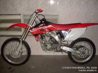 2005 Honda CRM250R Photos