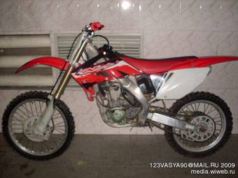 2005 Honda CRM250R Pictures