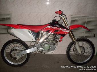 2005 Honda CRM250R Photos