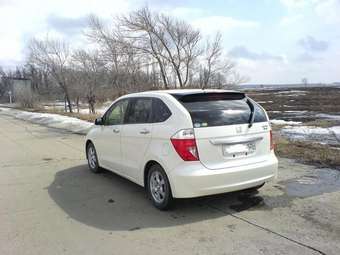 2004 Honda Edix Pics