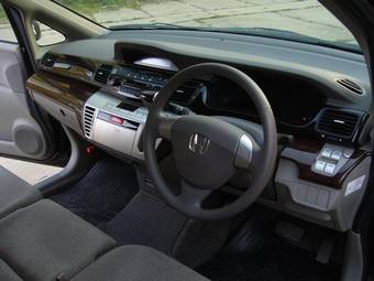 2004 Honda Edix Pictures