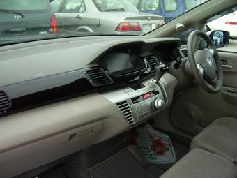 2004 Honda Edix Pictures