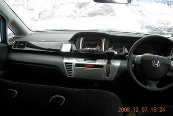 2004 Honda Edix Pictures