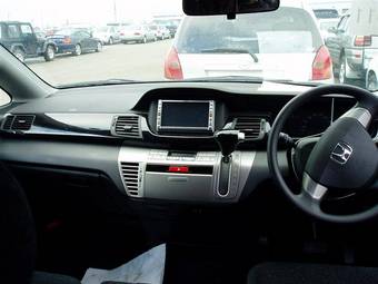 2004 Honda Edix Images