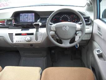 2004 Honda Edix Pictures