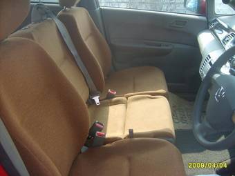2004 Honda Edix Images