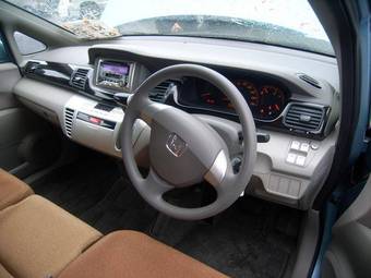 2004 Honda Edix Images