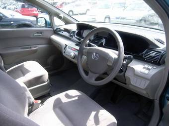 2004 Honda Edix Images