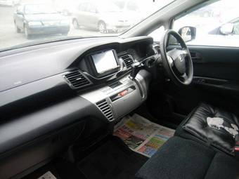2004 Honda Edix Pictures