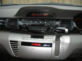 2004 Honda Edix Pictures