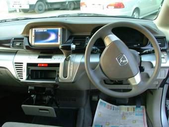 2004 Honda Edix Pictures