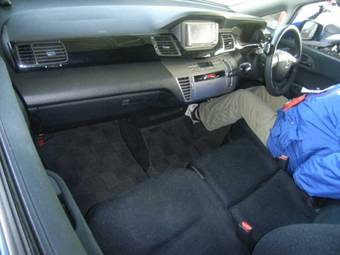 2004 Honda Edix Pictures