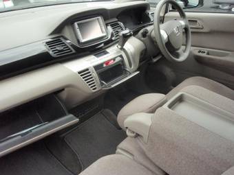 2005 Honda Edix Pictures