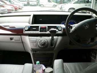 2004 Honda Elysion Pictures