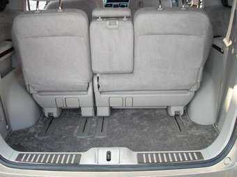 2004 Honda Elysion Pictures