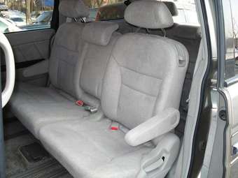 2004 Honda Elysion Images