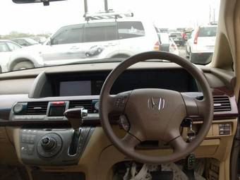 2004 Honda Elysion Pictures