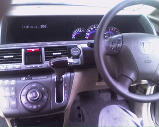 2004 Honda Elysion Pictures