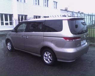 2004 Honda Elysion Images