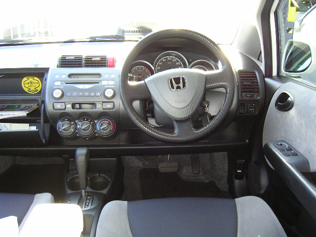 2002 Honda Fit Pictures