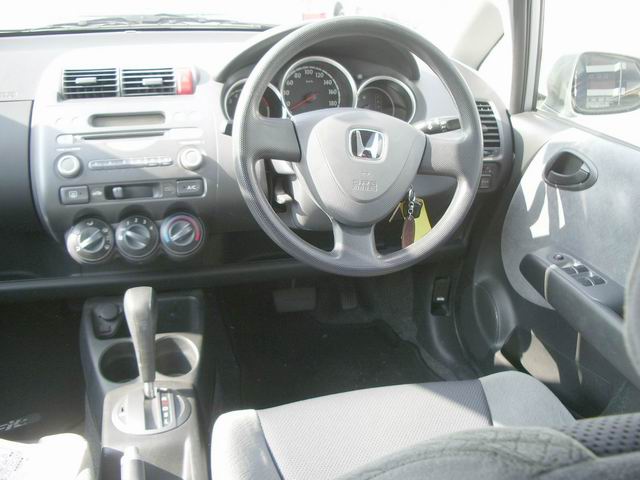 2002 Honda Fit Wallpapers