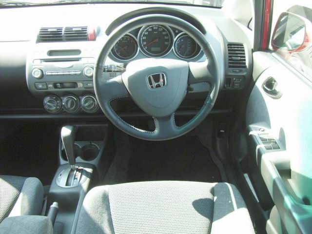 2002 Honda Fit Photos