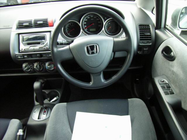 2002 Honda Fit Pics