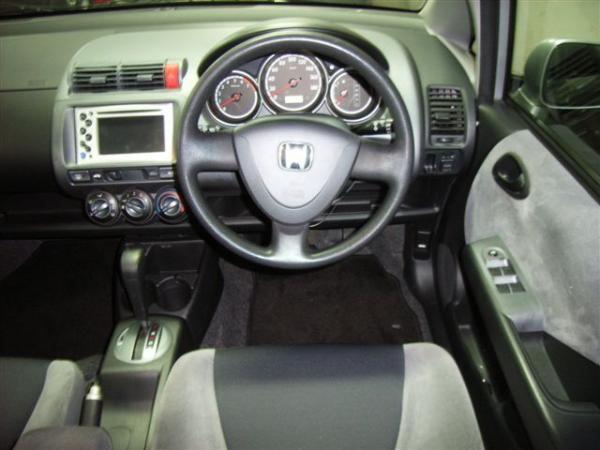 2002 Honda Fit Pictures