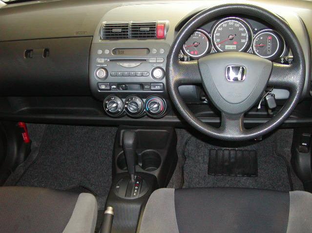 2002 Honda Fit Pictures