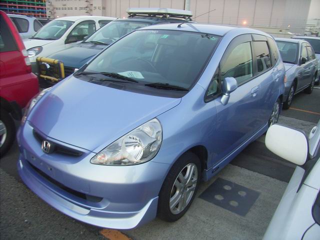 2002 Honda Fit Pictures