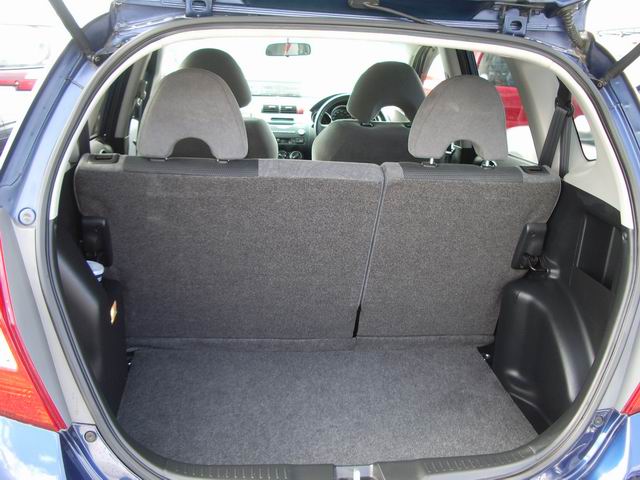 2002 Honda Fit Pictures