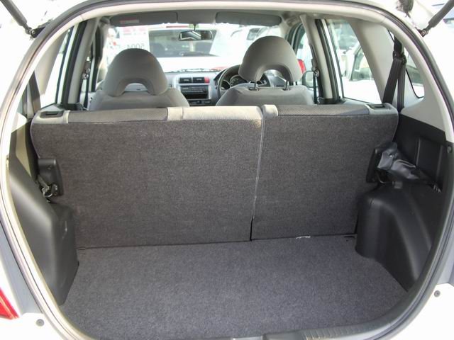 2002 Honda Fit Pictures
