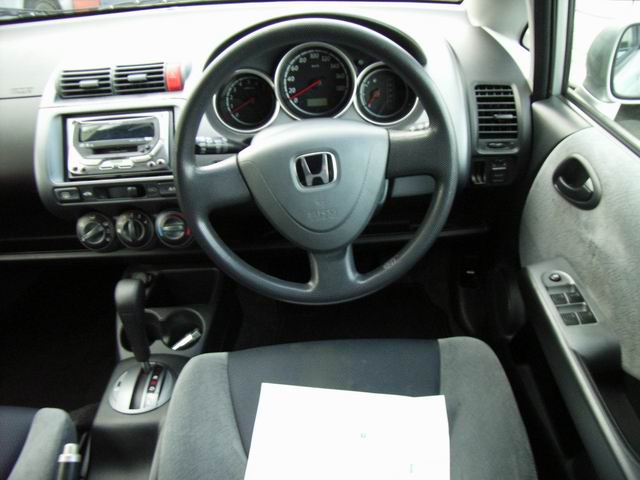 2002 Honda Fit Pictures