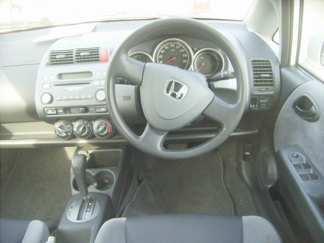 2002 Honda Fit Pictures